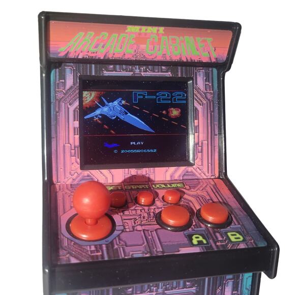 200-Game Mini Arcade Machine Funderdome Retro Classic Gaming 2011 - Picture 3 of 16